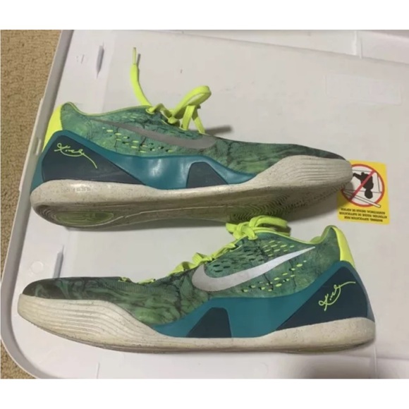 NIKE KOBE 9 LOW EM USED SZ 11.5 EASTER TURBO GREEN SILVER VOLT WHITE 646701 300